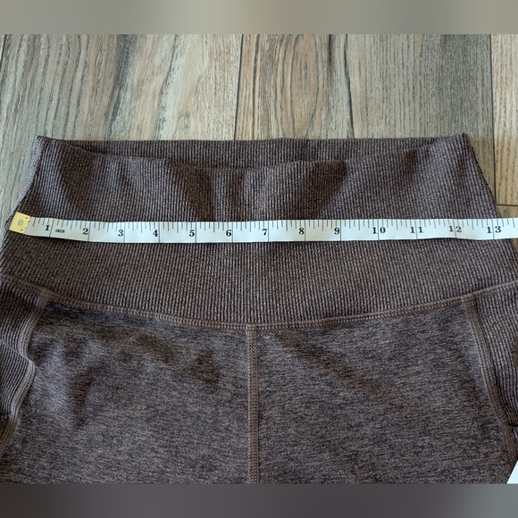OFFLINE BY AERIE The Hugger Leggings High Rise Brown Ribbed Size Large Short - Picture 10 of 11